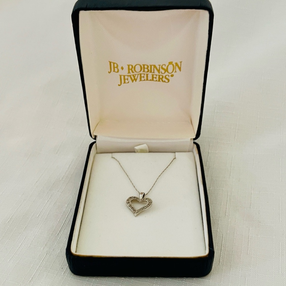 Beautiful Heart~14K White Gold Necklace - Picture 9 of 9